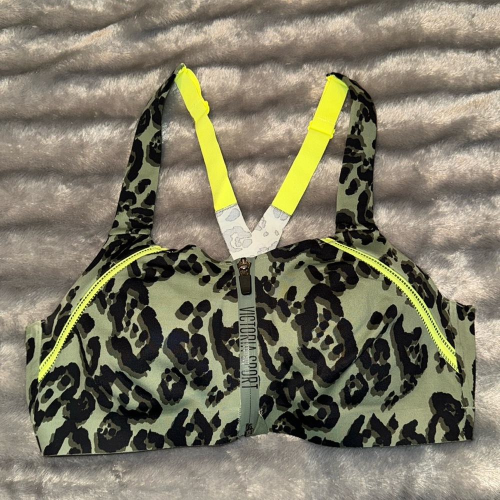 Victoria Sport bra Sz 36C